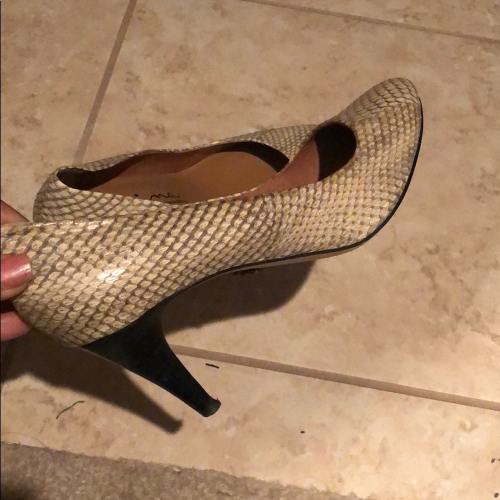 Heels - Picture 2 of 3